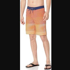 Quicksilver Surfsilk Massive 20" Boardshorts Grenadine‎ 32